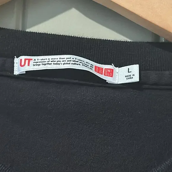 Uniqlo x One Piece Tshirt Sz L - Picture 4 of 6